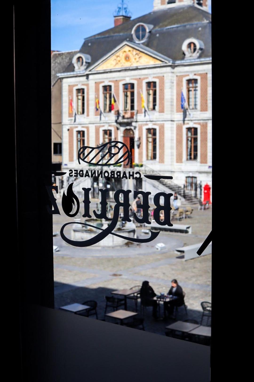 Les Gites De Huy - 3 Gites Dans Le Centre De ユイ エクステリア 写真